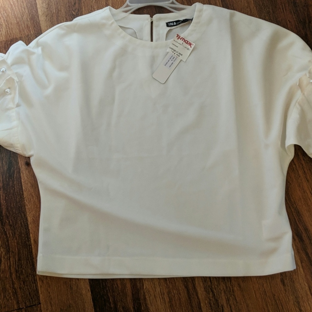 Brand new white top
